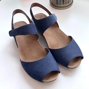 Dansko Vera sandal - womens 36 (6-6.5) - EUC